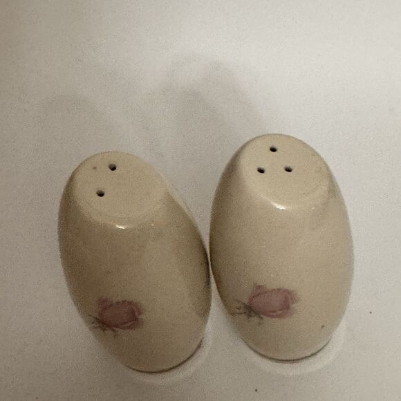 Vintage Aristocraft Champagne Rose Salt & Pepper Shakers – Pink Rose Floral - Picture 4 of 6